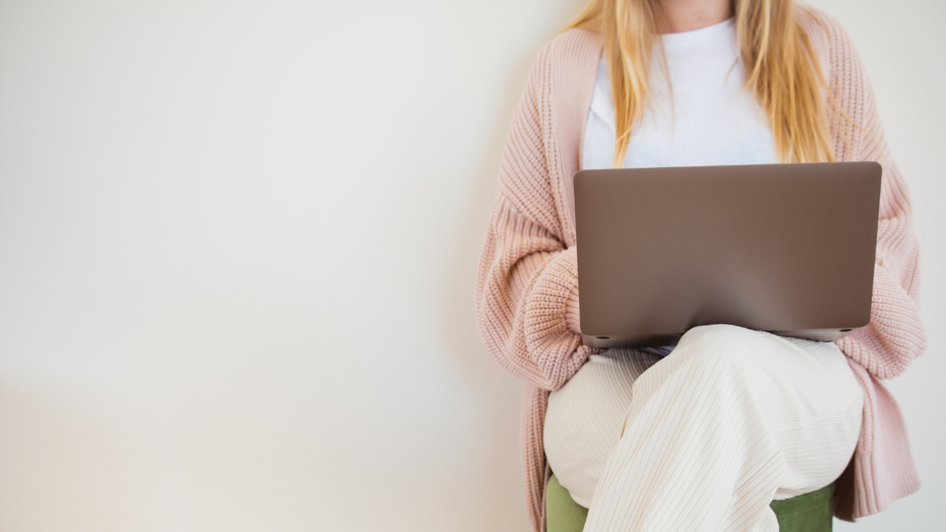 girl with laptop